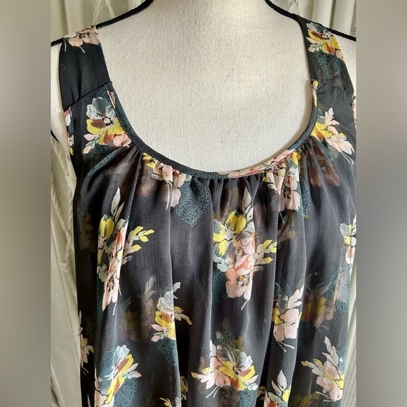 Kimchi Blue Top Tank Grey with Pink Cream Floral Overlay Urban Outfitters Medium - Picture 4 of 16